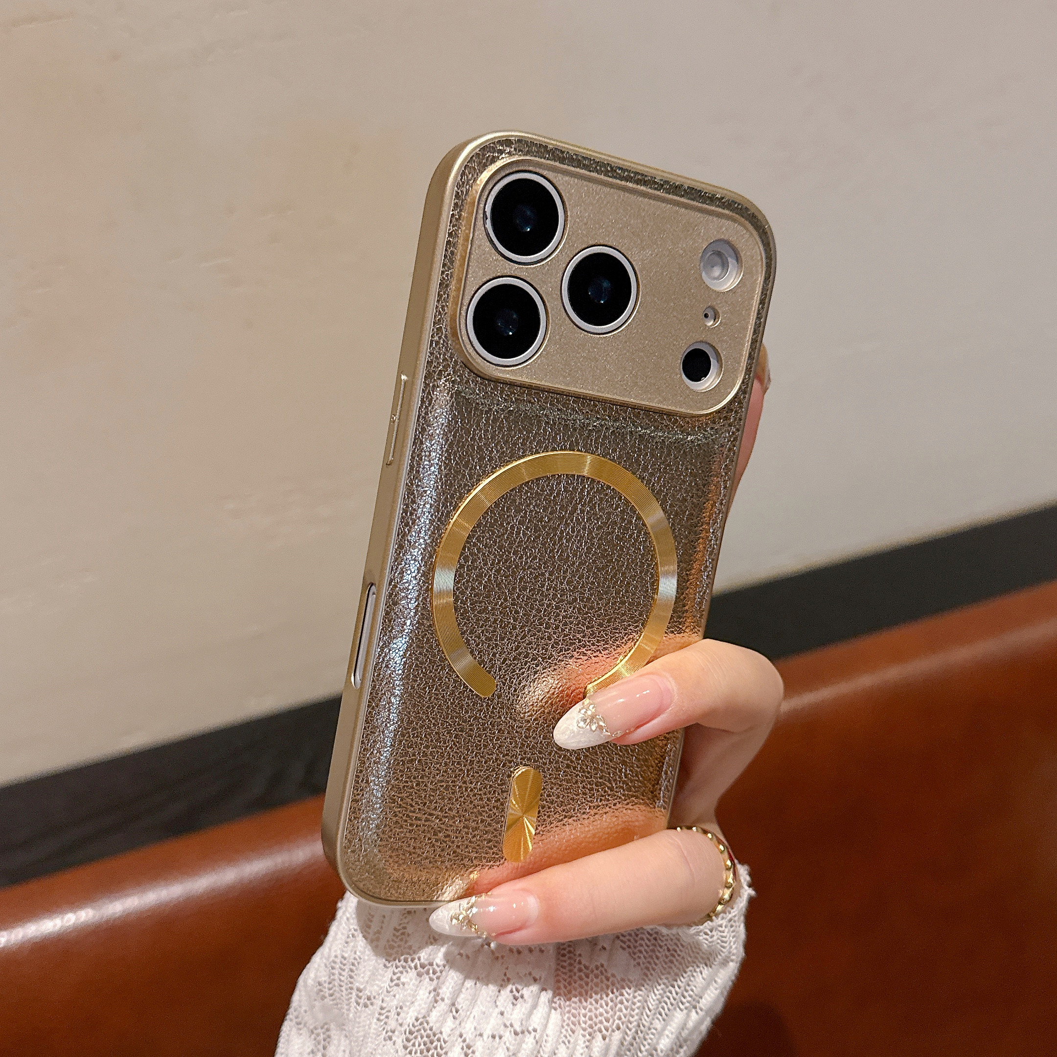 Camera Protector Magnetic PU L - Camera Leather Case recensie en prijs