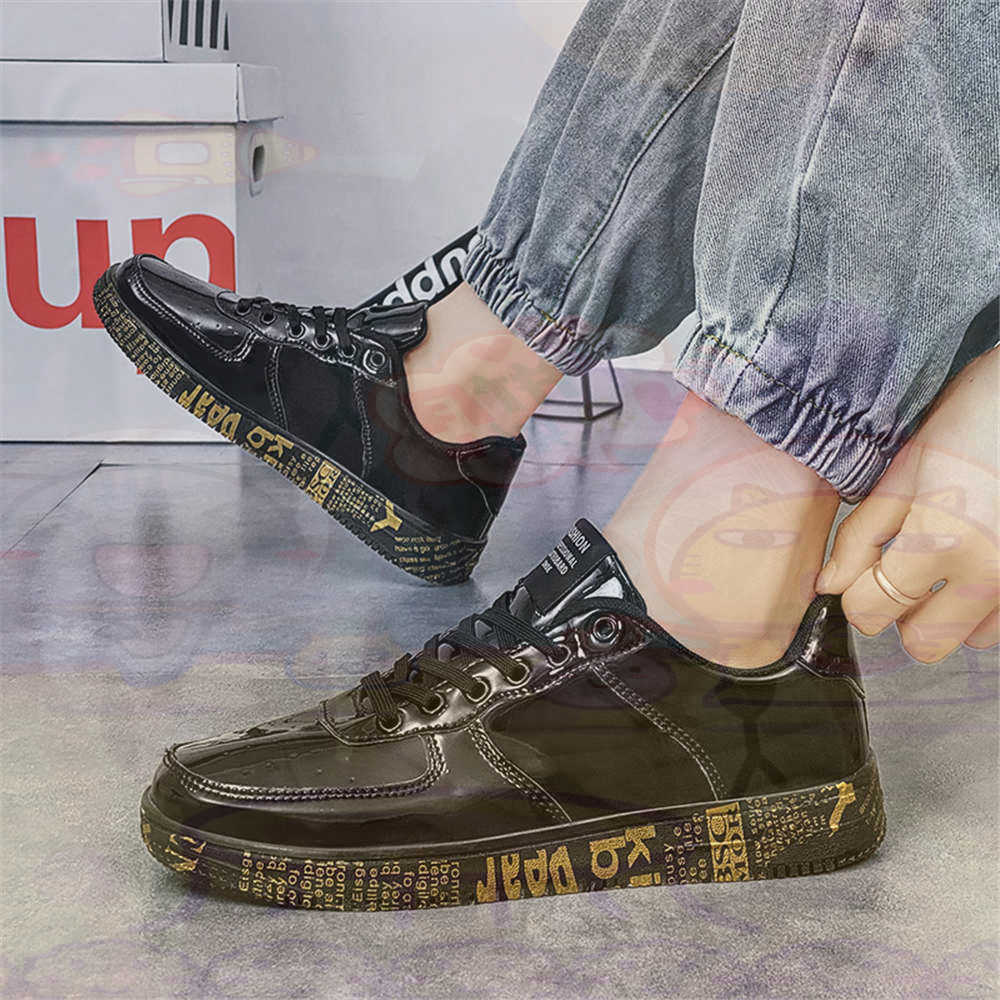 Round Foot Size 45 Sneakers Wh - Small Vintage Collectible Items recensie en prijs